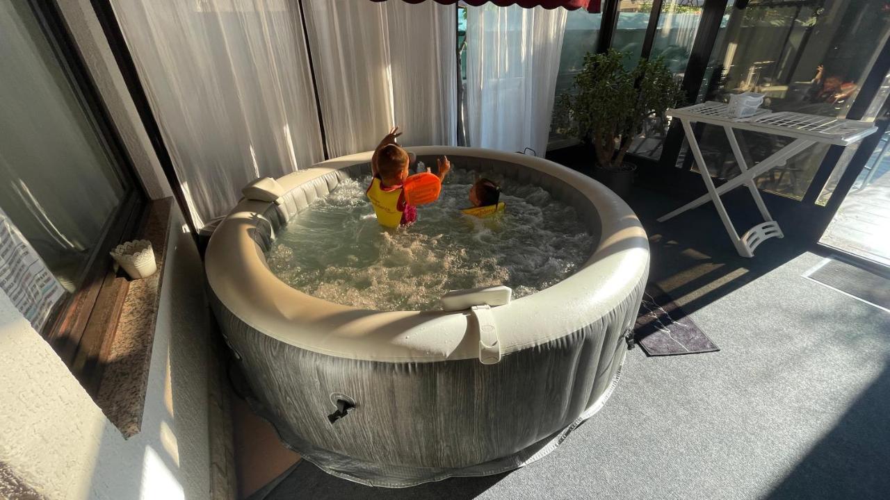 Lux Apartment Barbara Πόρετς Εξωτερικό φωτογραφία