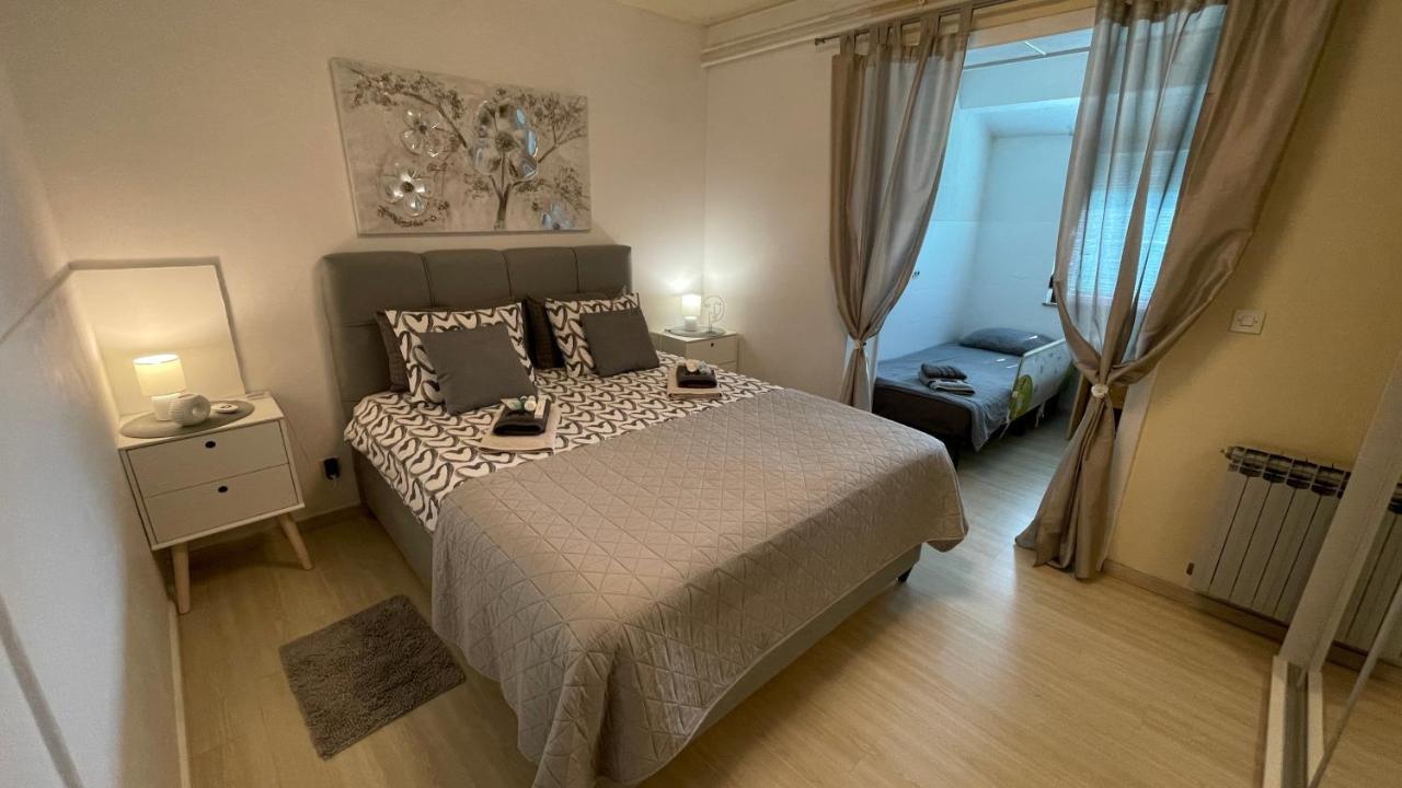 Lux Apartment Barbara Πόρετς Εξωτερικό φωτογραφία