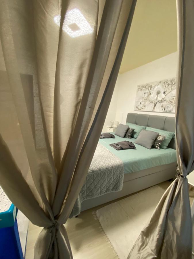 Lux Apartment Barbara Πόρετς Εξωτερικό φωτογραφία