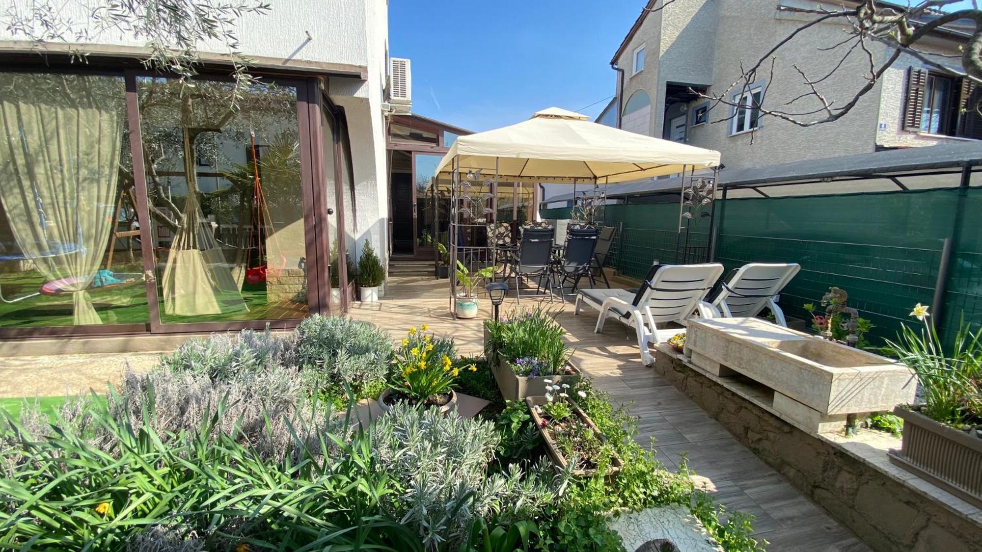 Lux Apartment Barbara Πόρετς Εξωτερικό φωτογραφία